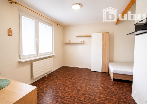 Na predaj 1 izbový byt (bauring) 30 m2, čiastočná rekonštrukcia.