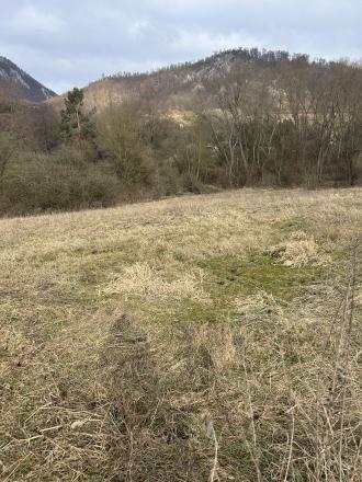 PREDAJ - POZEMOK 1102 m2 PRAZNOV POVAŽSKÁ BYSTRICA - fotografia 1