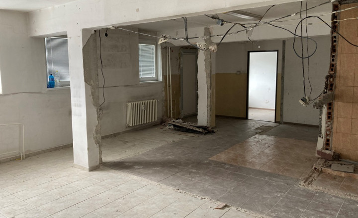 PRENÁJOM OBCHODNÉ PRIESTORY CENTRUM POVAŽSKÁ BYSTRICA - fotografia 4