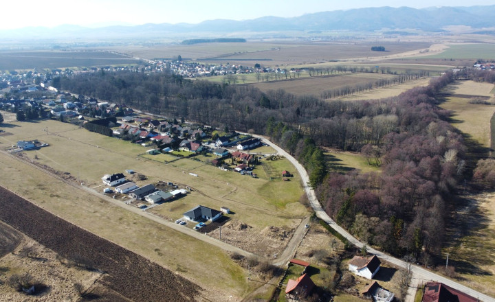 Predám stavebné pozemky v obci Mošovce, okres Turčianske Teplice.
