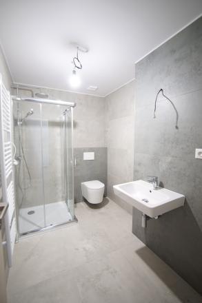 Na prenájom 2 izbový byt / nebytový priestor v novostavbe s parkovacím miestom. - fotografia 9