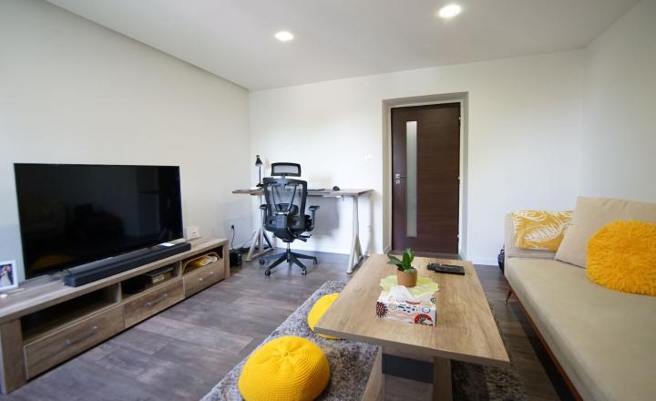 Prenajmem 2 izbový byt v centre Martina - Štúrovo námestie. - fotografia 1