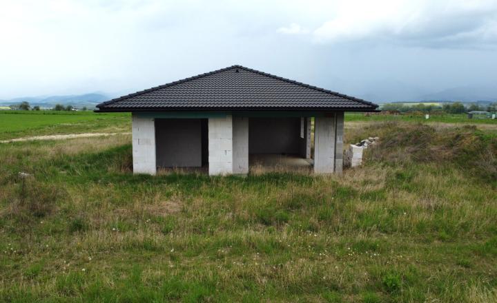 Na predaj rodinný dom - bungalov, novostavba, obec Slovany, okres Martin. - fotografia 1