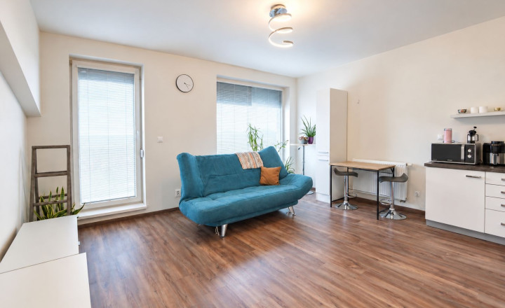 Na predaj 2 izbový byt s dvoma terasami a parkovaním, Nový Martin.