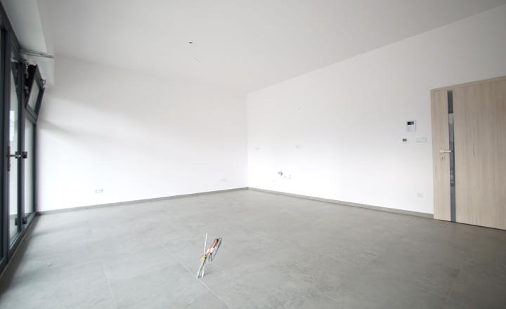 Apartmán / nebytový priestor na prenájom v novostavbe s parkovacím miestom. - fotografia 5