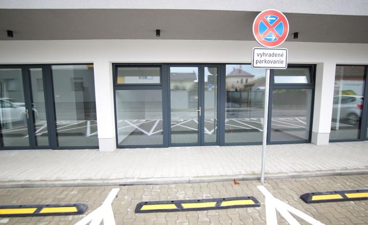 Apartmán / nebytový priestor na prenájom v novostavbe s parkovacím miestom. - fotografia 7