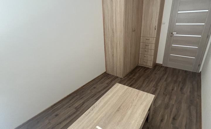 PREDAJ - TOP 3 IZBOVÝ BYT S LOGGIOU,LÁNSKA,POVAŽSKÁ BYSTRICA - fotografia 12
