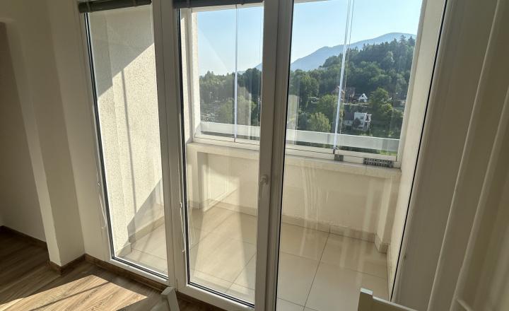 PREDAJ - TOP 3 IZBOVÝ BYT S LOGGIOU,LÁNSKA,POVAŽSKÁ BYSTRICA - fotografia 4
