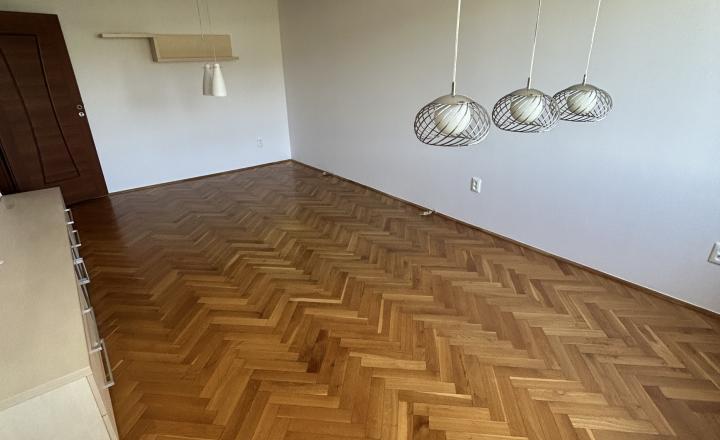 PREDAJ-TOP 3 IZBOVÝ BYT S 2 BALKÓNMI,STRED,POVAŽSKÁ BYSTRICA - fotografia 3
