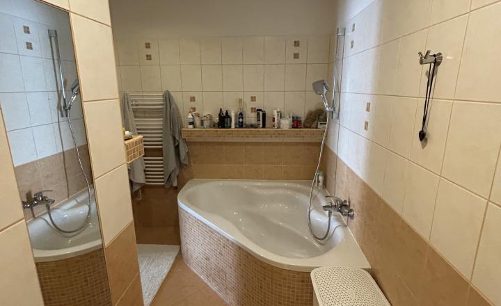 PREDAJ-TOP 3 IZBOVÝ BYT S 2 BALKÓNMI,STRED,POVAŽSKÁ BYSTRICA - fotografia 16