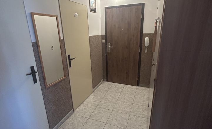 PRENÁJOM - 2 IZBOVÝ ZARIADENÝ BYT, SNP, POVAŽSKÁ BYSTRICA - fotografia 8