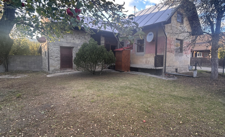 PREDAJ - STARŠÍ RODINNÝ DOM,PAPRADNO,OKRES POVAŽSKÁ BYSTRICA