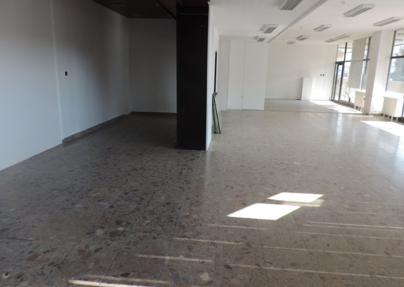 PRENÁJOM OBCHODNÉ, KANCELÁRSKE  A SKLADOVÉ  PRIESTORY, CENTRUM PB