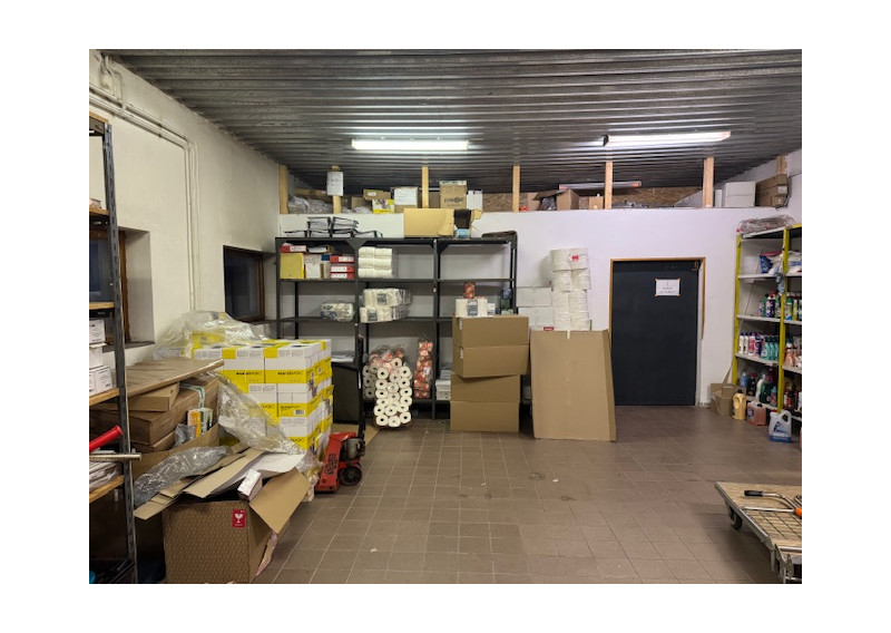 Obchodné priestory so skladom 150 m2, prenájom, Žilina