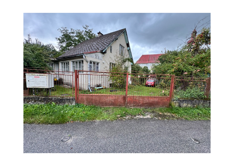 Rodinný dom, veľký pozemok 1009 m2, predaj, Papradno