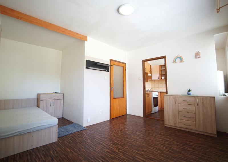 1 izbový byt (bauring) na predaj, 30 m2, Vrútky, čiastočná rekonštrukcia.