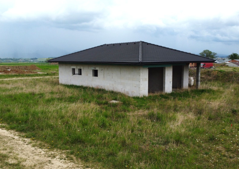 Na predaj rodinný dom - bungalov, novostavba, obec Slovany, okres Martin.