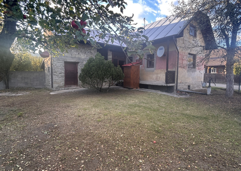 PREDAJ - STARŠÍ RODINNÝ DOM,PAPRADNO,OKRES POVAŽSKÁ BYSTRICA